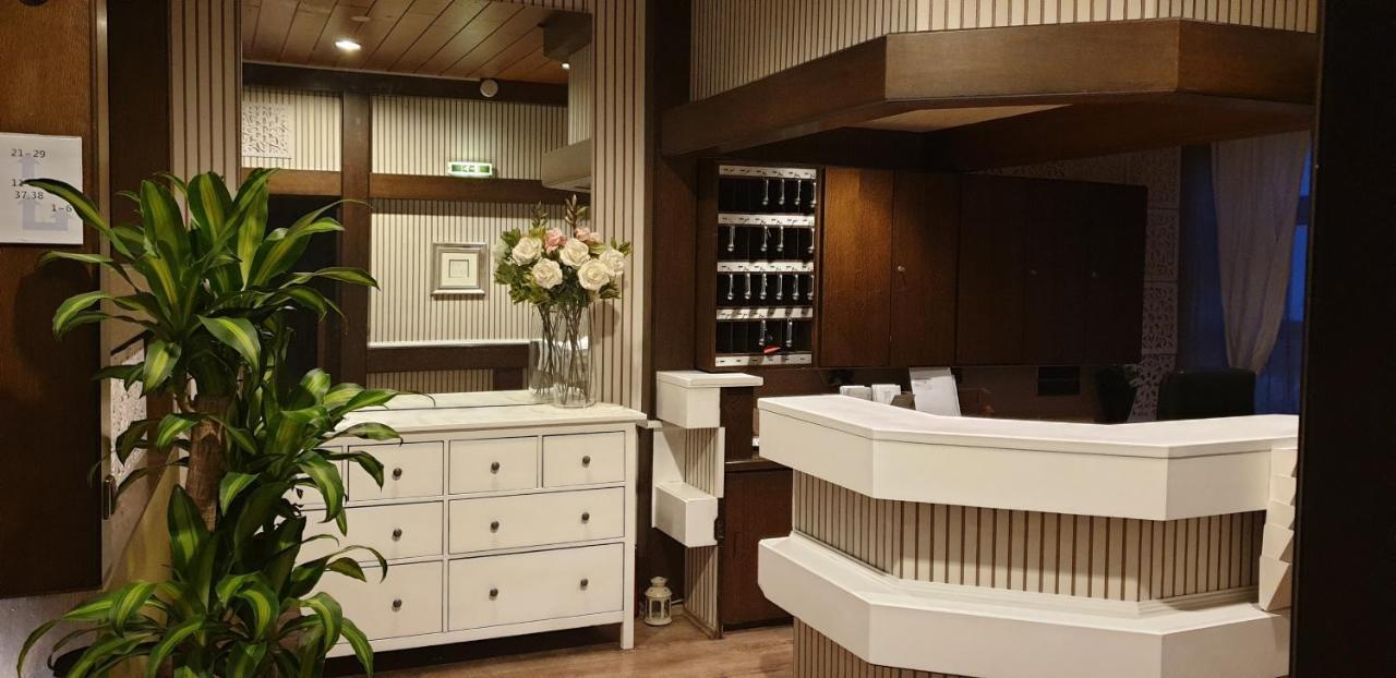 Hotel Gaya บัดโซเดิน อัม เทานุส ภายนอก รูปภาพ