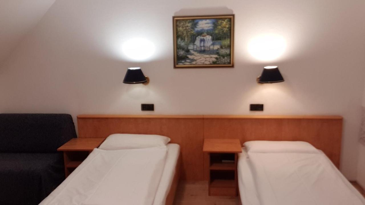 Hotel Gaya บัดโซเดิน อัม เทานุส ภายนอก รูปภาพ